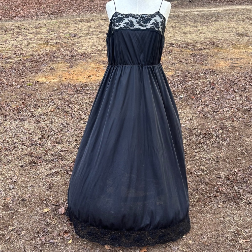 Stunning Vintage Silky Black Lace Lingerie Dress/Slip!!